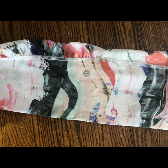 Lululemon Speed Tight III - Size 8 - Picture 7 of 8